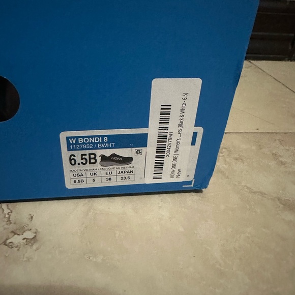 COPY - - BNIB hoka bondi 8 black/white women’s running shoes - Picture 7 of 7